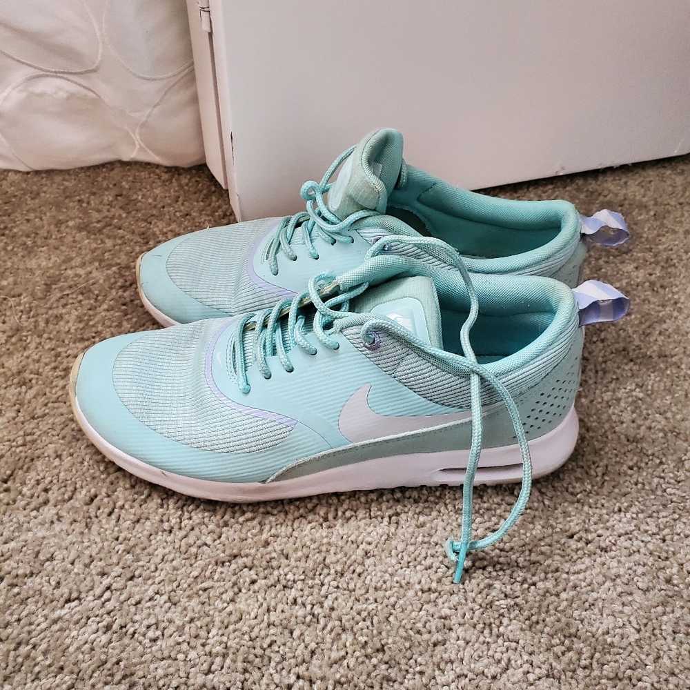 Nike Tennis Shoes